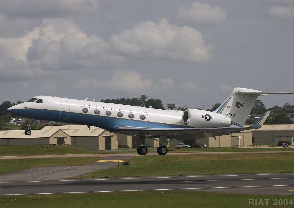 C-37 Gulfsteam US 89th MAW Andrews AFB 970401 CRW_3461